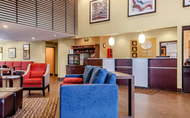 Comfort Suites Louisville East