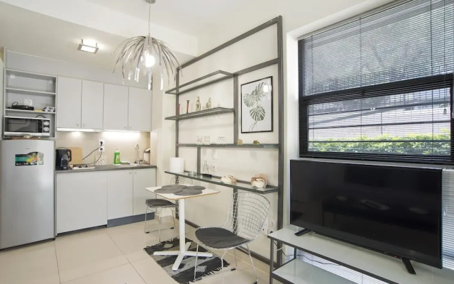 Milanou Glyfada G4 Corner