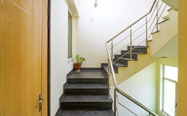 Merriment Hotel Sec 31 by Fabhotels