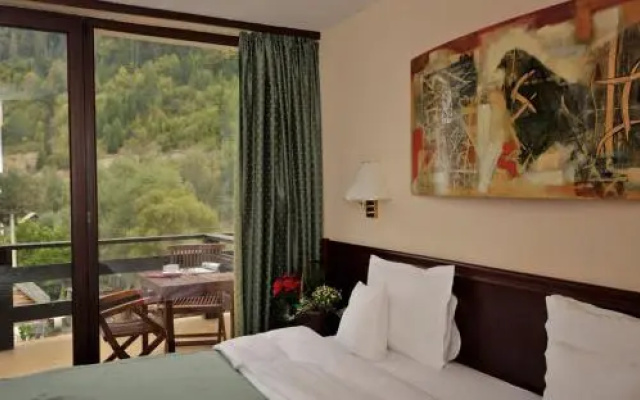 Zan Hotel