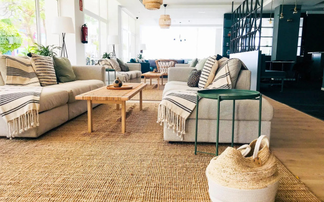 Coral Suites & Spa