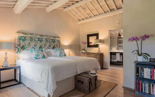 Luxury Villa Inside a Splendid Estate-villa Piuma