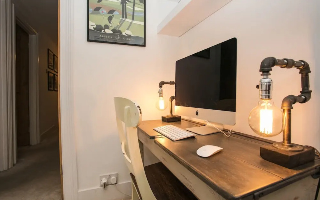 2 Bedroom Flat in Brixton Sleeps 4