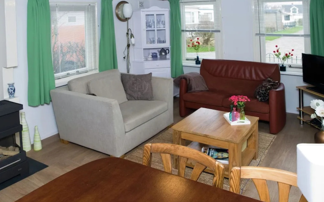 Nice Chalet With Garden, Near the Wadden Sea