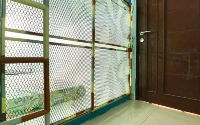 Kabin Kapsul Halte UI Depok - Male Only
