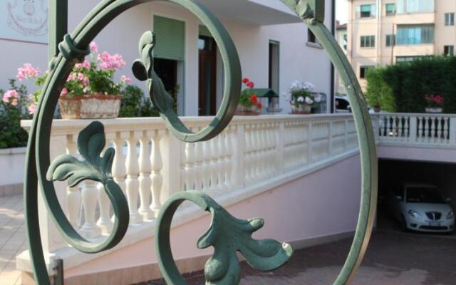 Отель Nice Hotel Италия, Маргера - отзывы, цены и фото номеров - забронировать отель Nice Hotel онлайн вид на фасад