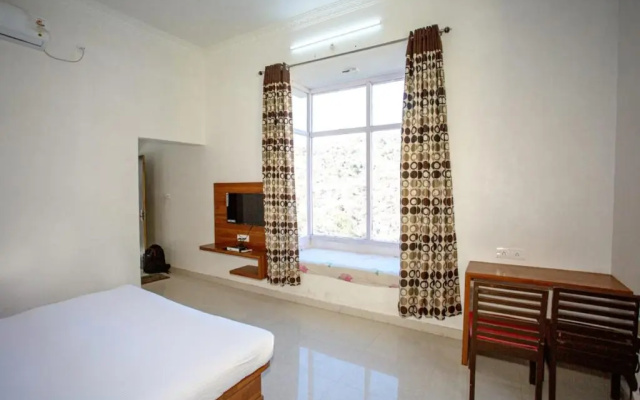 Lb The Amar Palace