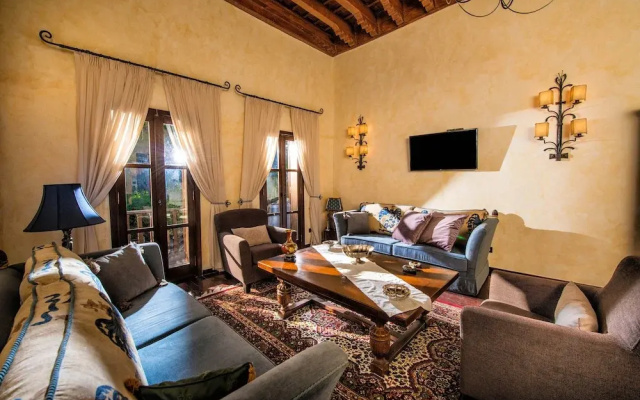 Lemuria Manor, Wine Dark Sea Villas