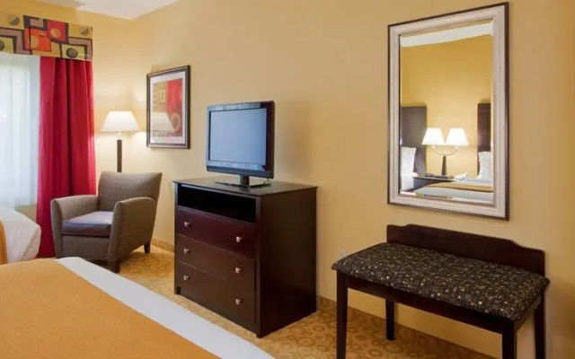 Holiday Inn Express Hotel & Suites Pensacola-Warrington