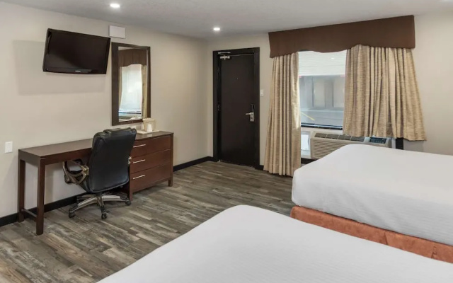 Econo Lodge Inn & Suites
