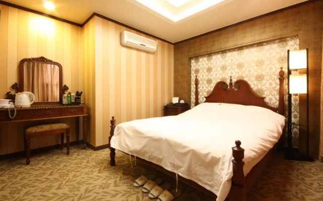 Gallery Tourist Hotel