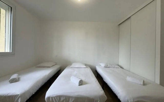 Peaceful Home With Terrace & Parking