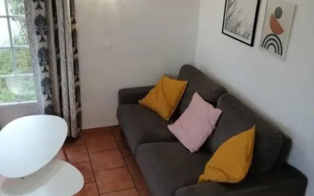 Maison au milieu des pins entre golf et océan