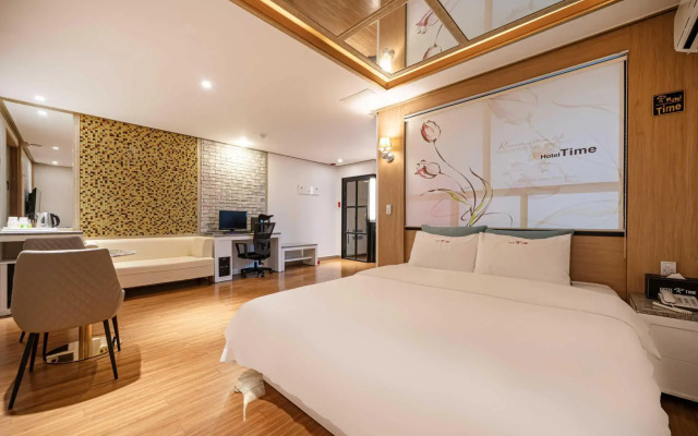 Time Hotel