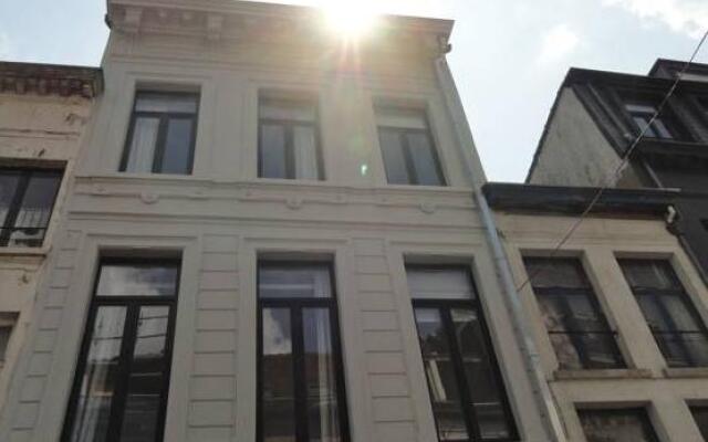 Отель B&B Rosier 10 вид на фасад