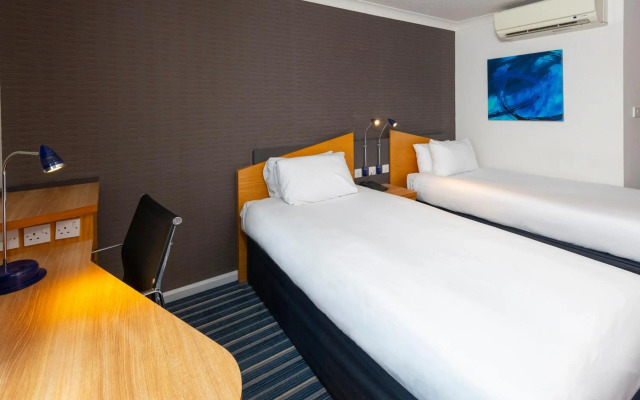 Holiday Inn Express Northampton - South by IHG