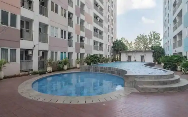 RedDoorz Apartemen @ Grand Sentraland Karawang