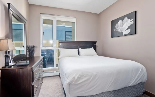 Suite Digs Riverfront