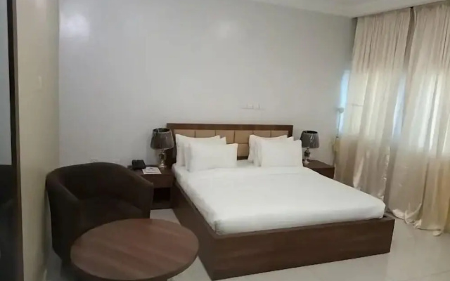 Metrohut Service Apartments