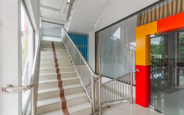 RedDoorz near RSU Suaka Insan