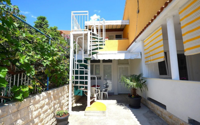 Apartment Mira
