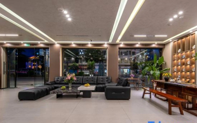 Hu Rong Feng Hotel (Lijiang High-Speed Railway Station Store)