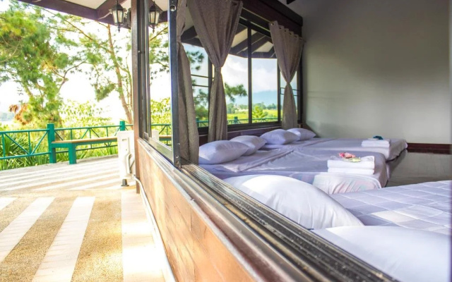 Bird Land Resort