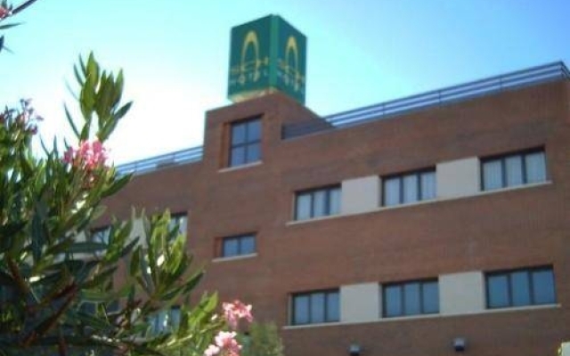 Hotel Puerta Guadalajara вид на фасад