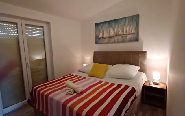 Wonderful Apartment Biserka Near the Beach