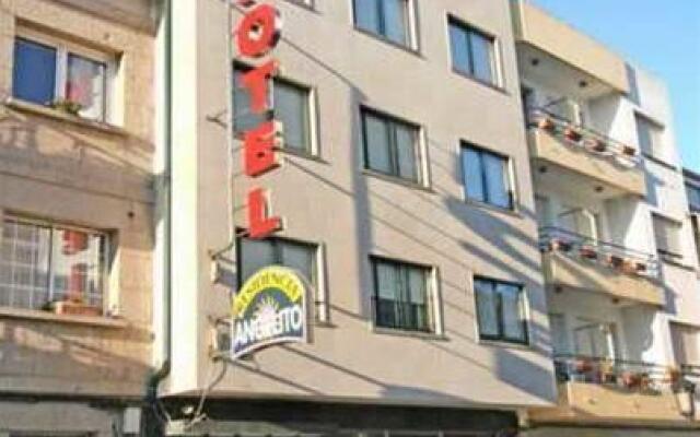 Hotel Angelito Эль-Грове вид на фасад