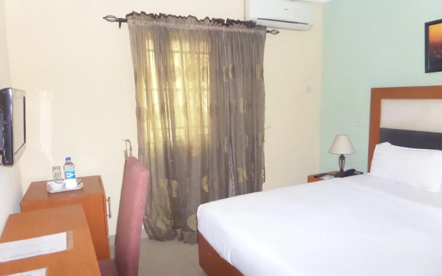Adna Hotel