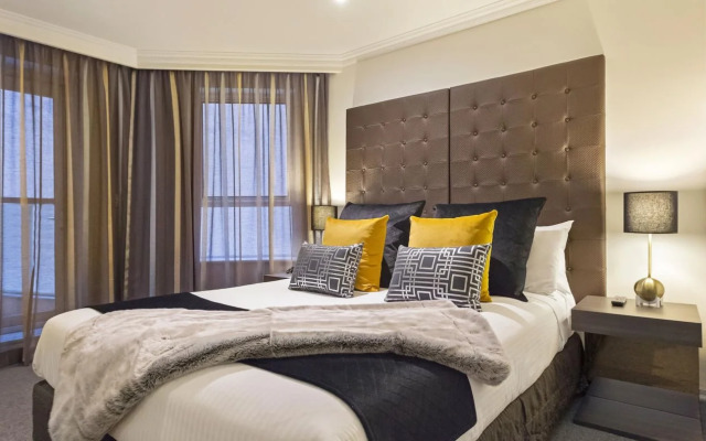 Mantra 2 Bond Street Sydney