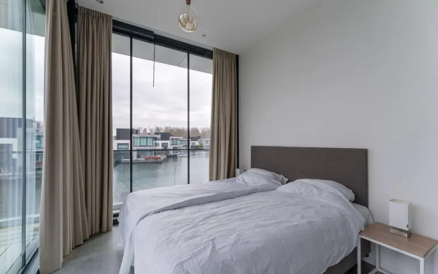 Waterfront Holiday Home in Arnemuiden
