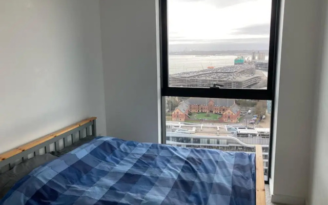 Stunning 3-bed, 3-bath Apartment in Southampton