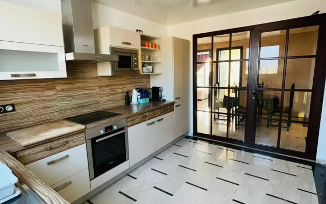 Very nice apartment near the city center & beach