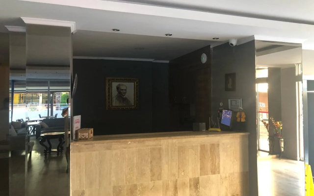 Astoria Life Hotel