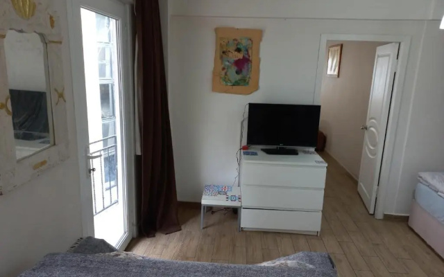 Silent Corner 6