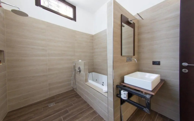 Arena Luxury Rooms