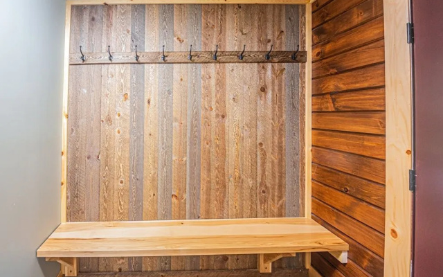 Sawin' Logs by Taylor Made Deep Creek