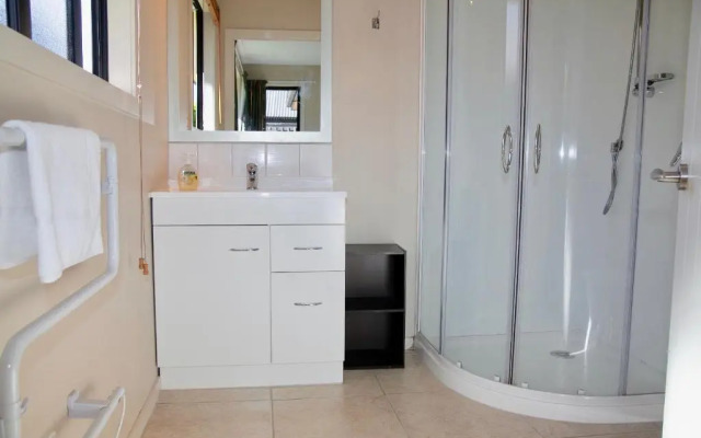 Noble No 6 - Hanmer Springs Holiday Home