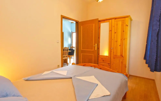 Apartment 1160