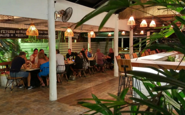 La Casa Tropicana by Cospace