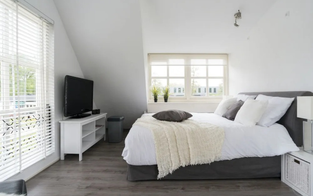 Idyllic Sloten apartment