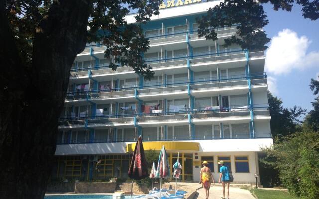 Hotel "diana" Золотые пески вид на фасад