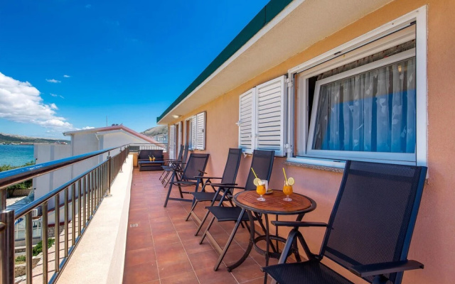 Nice Apartment in Pag With Wifi and 2 Bedrooms
