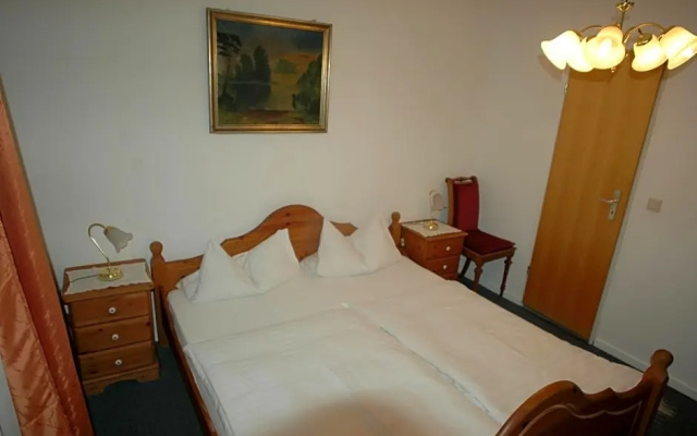 Hotel Adam
