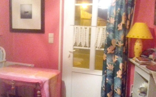 House With one Bedroom in Saint-vincent Puymaufrais, With Enclosed Gar