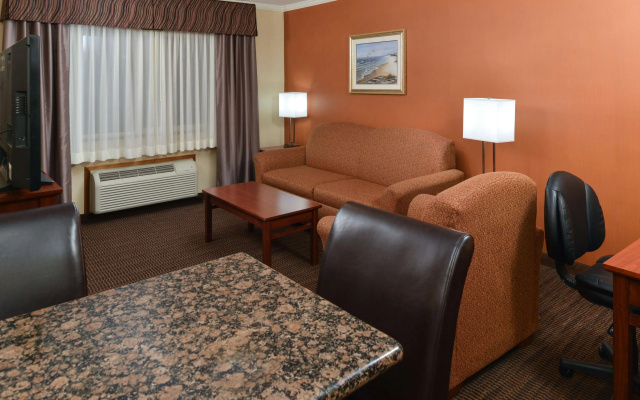 Best Western Plus Landmark Inn