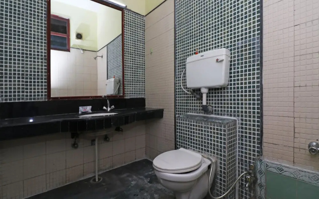 Oyo 15383 Hotel Grand Melrose