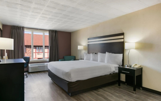 Eisenhower Hotel & Conference Center